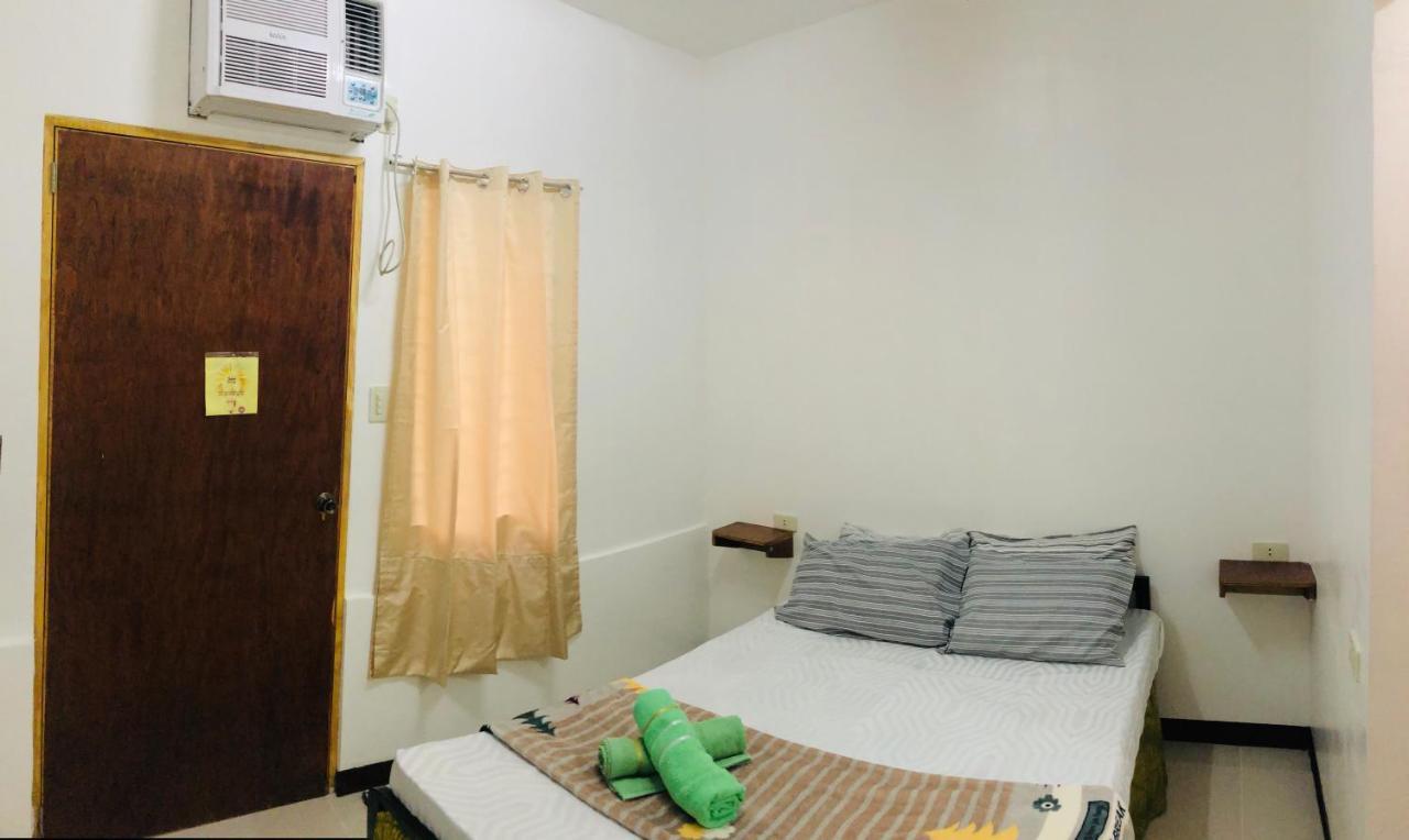 Lr Hostel And Cafe Moalboal Εξωτερικό φωτογραφία