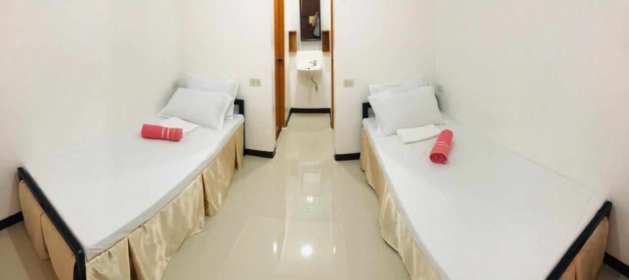 Lr Hostel And Cafe Moalboal Εξωτερικό φωτογραφία